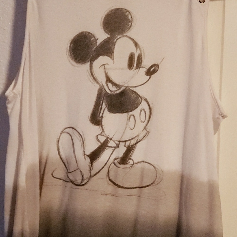 Tee shirt
